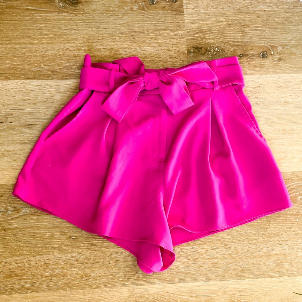 3/$30! 🛍️ TCEC Hot Pink Paperbag Waist Bow Shorts